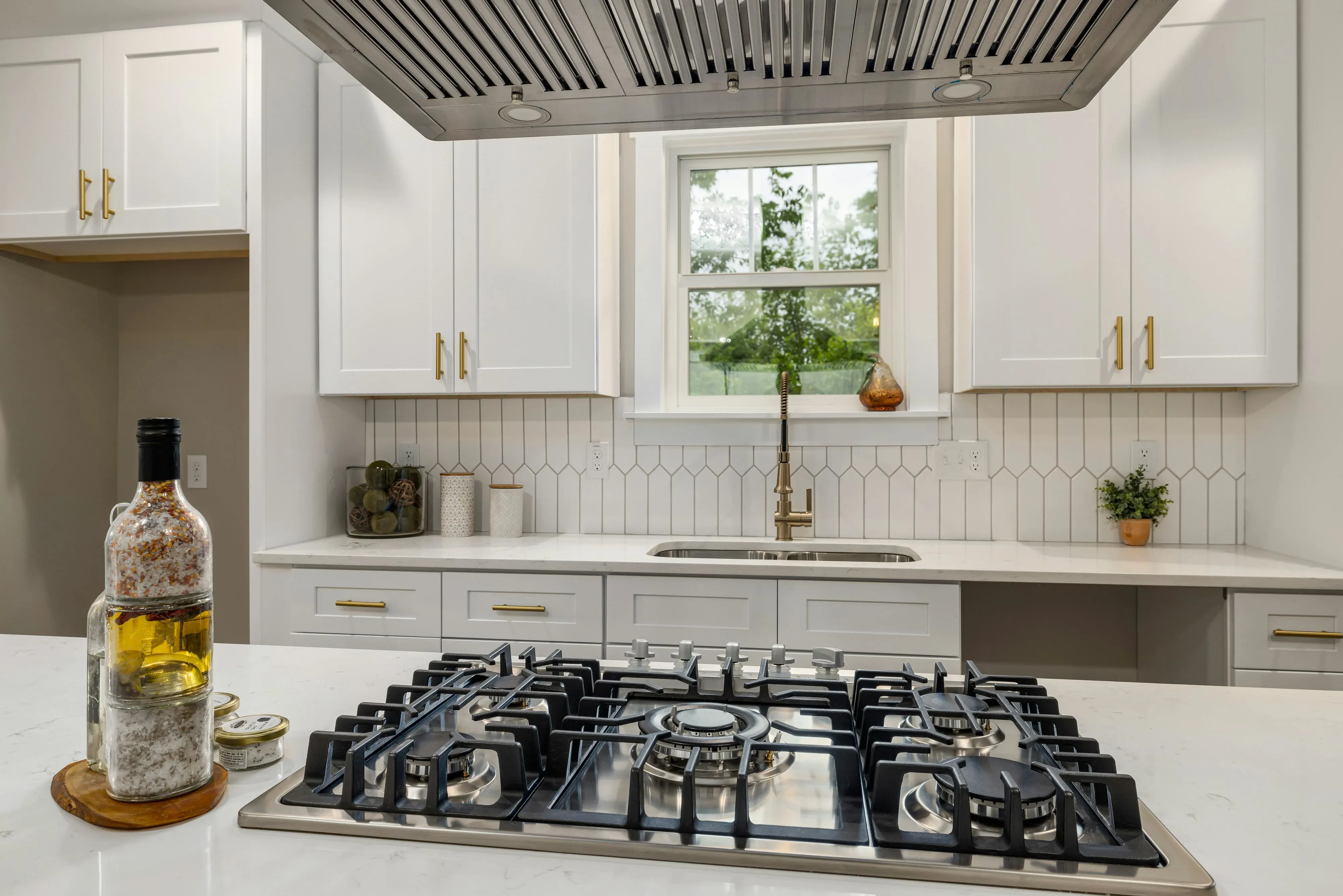 Modular Kitchen Cost Per Sq Ft in Delhi 2025-c17.5